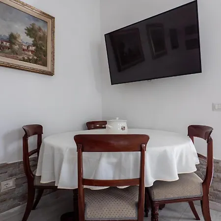 Marty's House דירה